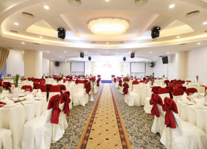 Bàn ghế nhà hàng tiệc cưới