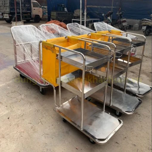 Xe đẩy dọn vệ sinh