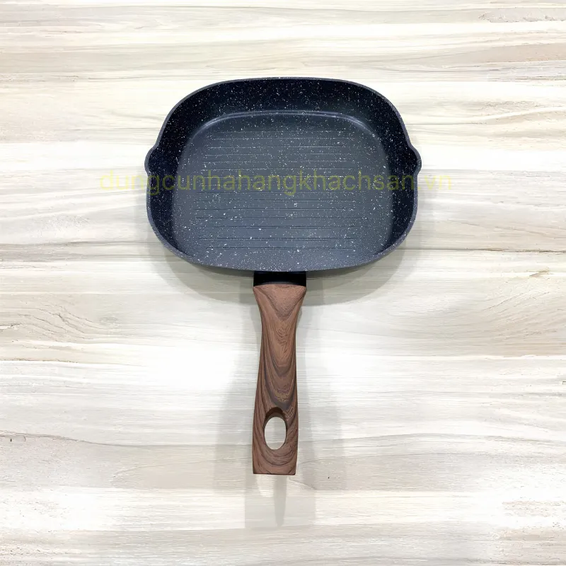 Chảo chiên chống dính vuông mỏ vịt cán gỗ BE-NM828Z