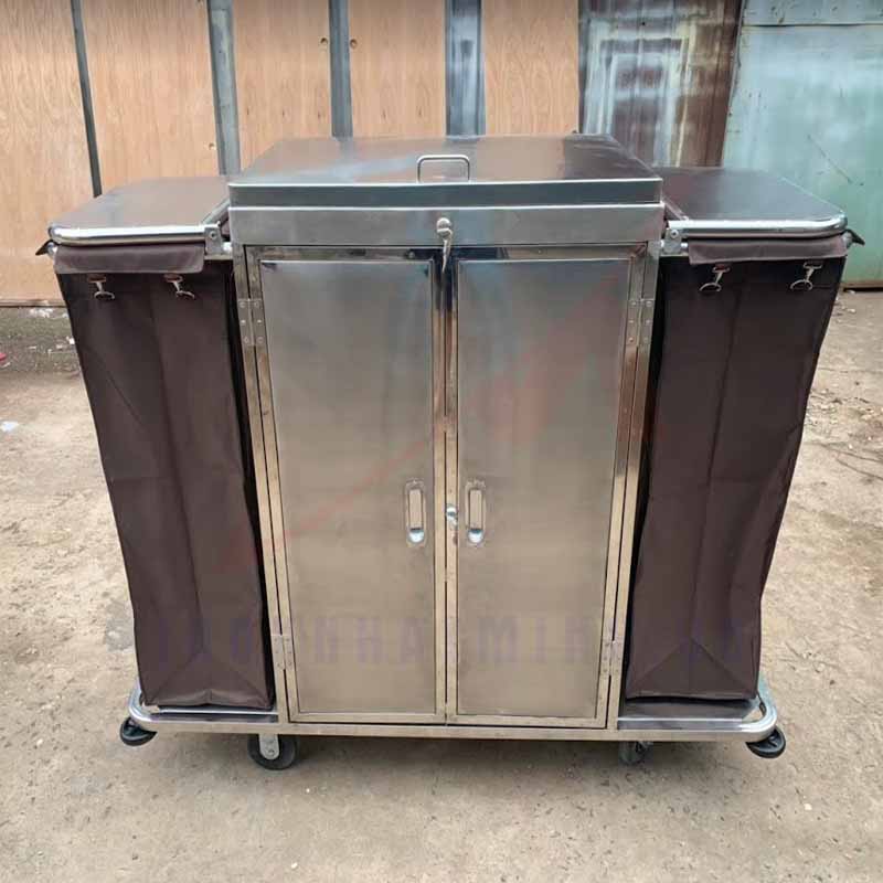 Xe đẩy làm phòng còn có thiết kế chuyên nghiệp nâng cao hình ảnh chuyên nghiệp đội ngũ nhân viên