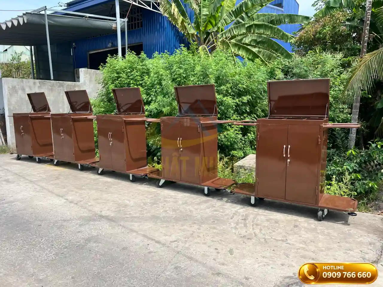 Xe đẩy làm phòng sắt sơn sản xuất bởi Nhật Minh