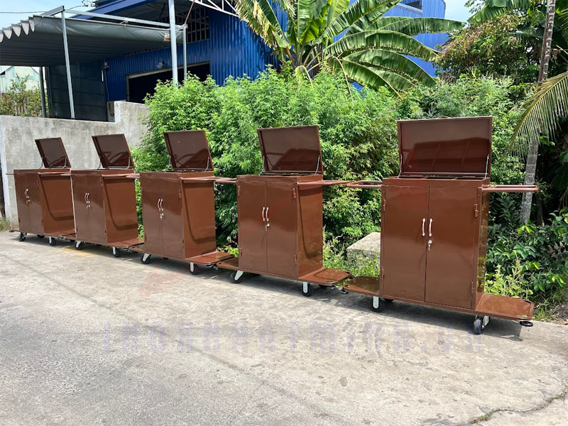 Hướng dẫn sử dụng xe đẩy dọn phòng khách sạn hiệu quả và an toàn