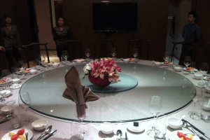 Mâm kính cho không gian sang trọng, cao cấp