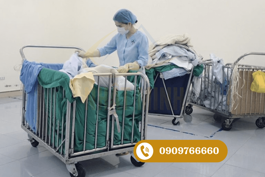 Xe đẩy đồ vải y tế là gì?