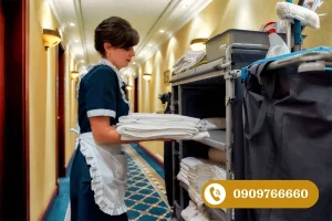 Xe đẩy dọn phòng khách sạn inox là gì?