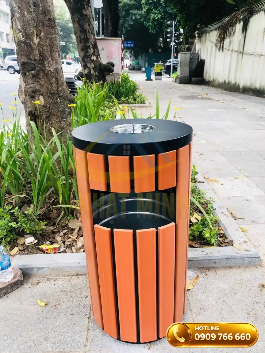 Thùng rác ngoài trời đặt ở đô thị